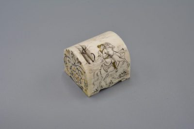 Camel bone jewelry box – Code 1010034